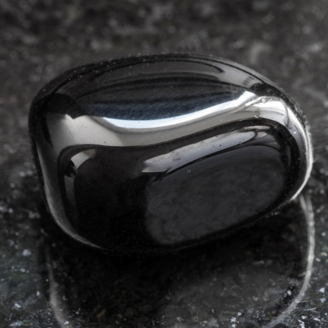 Onyx tumbled stones