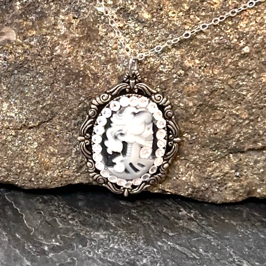 Crypt Cameo